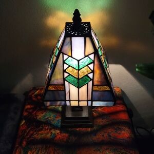 Geometric Mission Design Tiffany Style Stained Glass Table Lamp